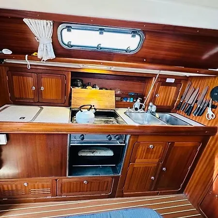 船上ホテル Veludstyret Bad, Med Indbygget Varme Og Gratis Wifi