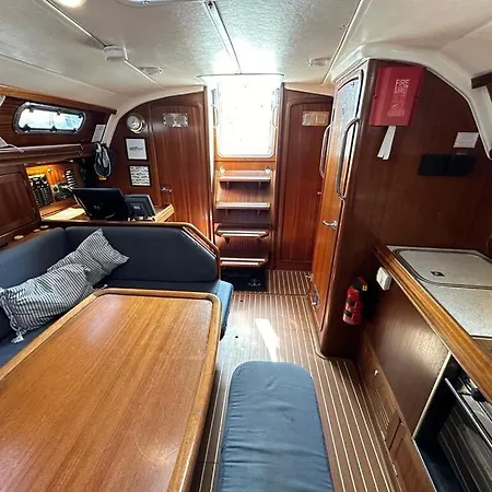 船上ホテル Veludstyret Bad, Med Indbygget Varme Og Gratis Wifi